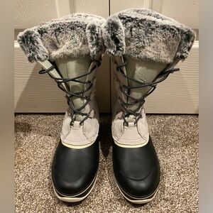 Khombu Boots Womens 7M Emily Knee High Lace Up Winter Snow Boot Gray Leather